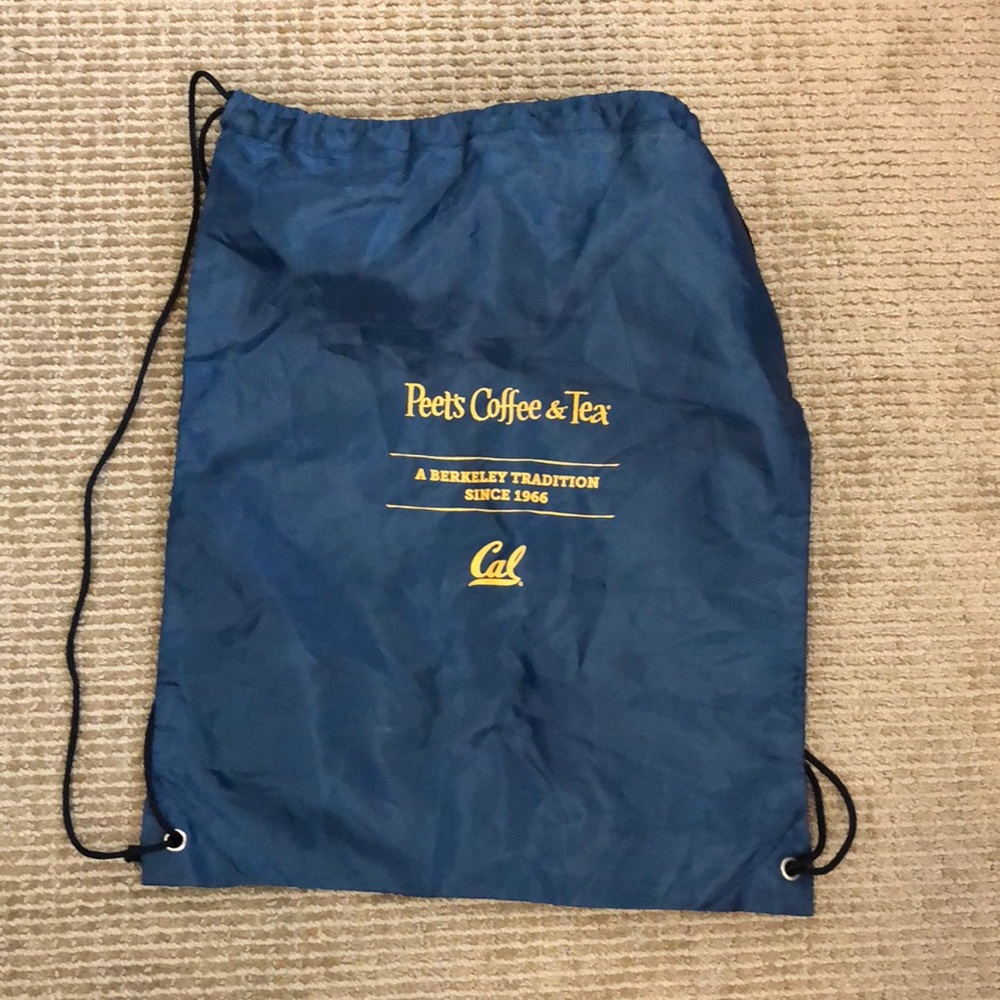 Berkeley drawstring bag🍒🌼